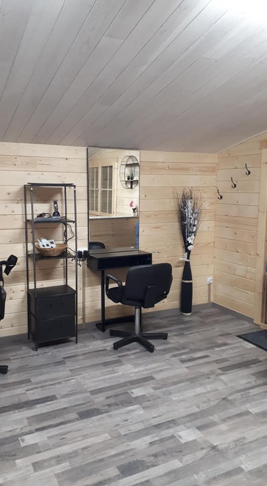 Votre salon de coiffure à Vesseaux - Sur place au camping