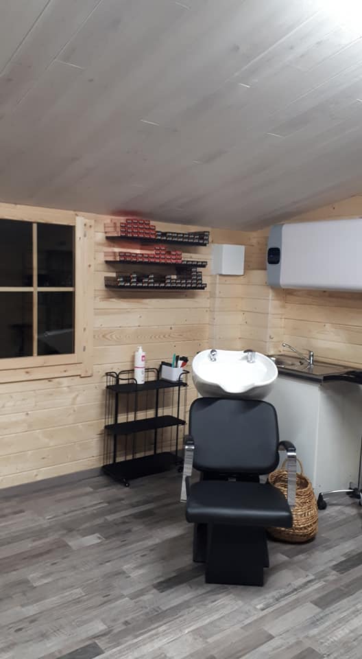 Your hairdressing salon in Vesseaux - On site at the campsite